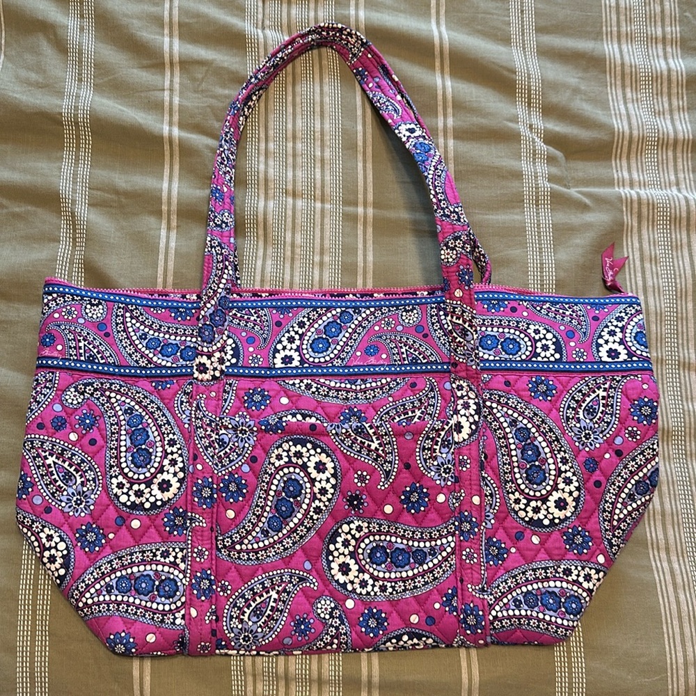 Vera Bradley Boysenberry print tote bag
